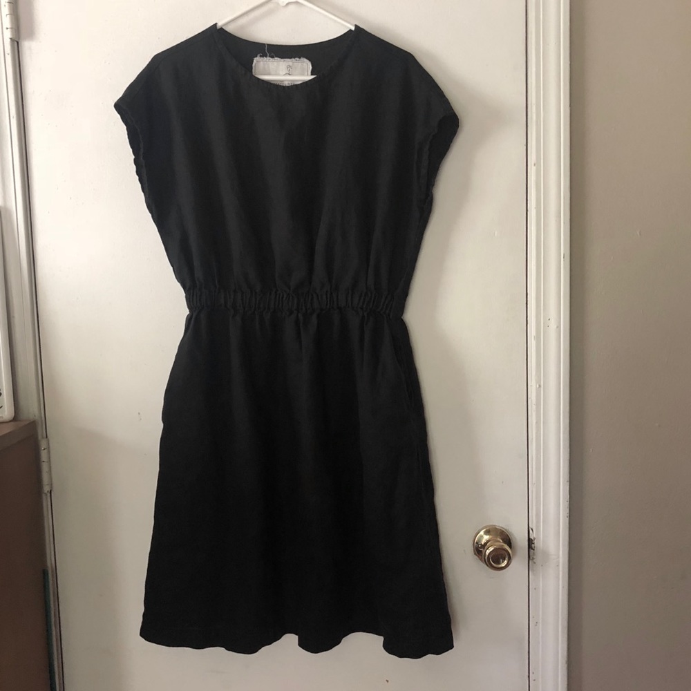 Not Perfect Linen Short Sleeve Midi Dress in Black